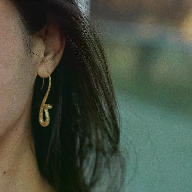 1Pair Punk Golden Color Vivid Snake Earrings Exaggerate Personality Fashion Animal Ear Hook Jewelry Women Gift