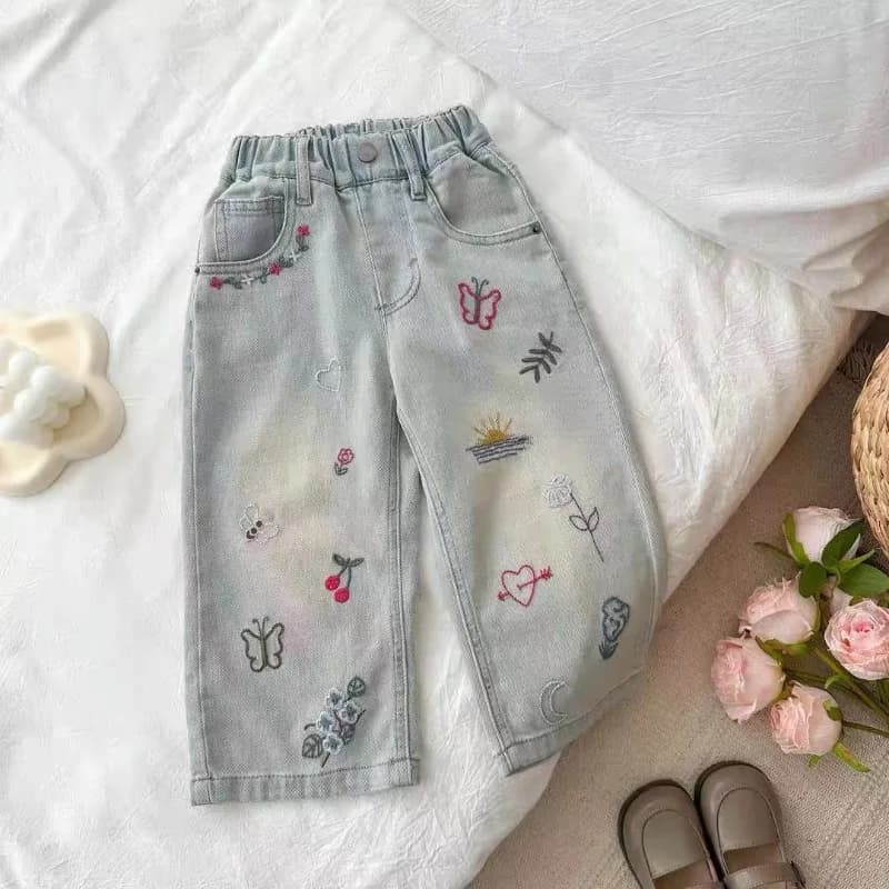 2025 Nuova Primavera Estate Bambini Jeans 2-7Y Fiore per bambini Ricamo Pantaloni in denim Ragazze Graffiti Pantaloni in denim casual allentati