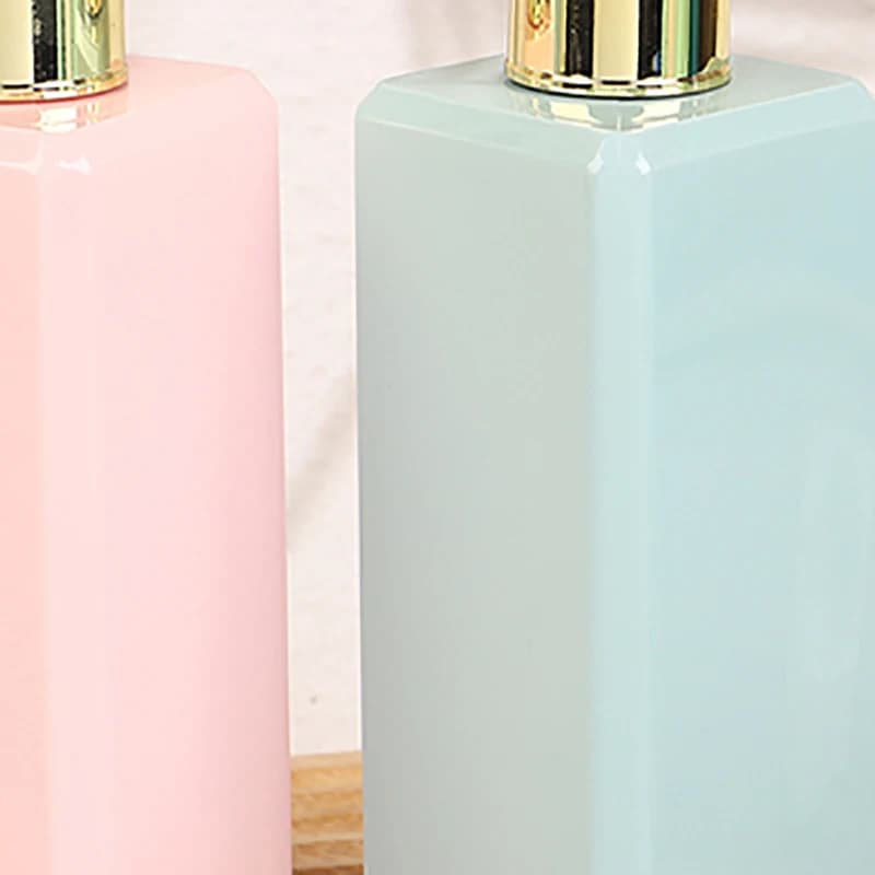 Dispenser di sapone liquido da 250 ml Pompa riutilizzabile Bottiglia quadrata Accessorio per il bagno Shampoo Balsamo Contenitore Salone di bellezza