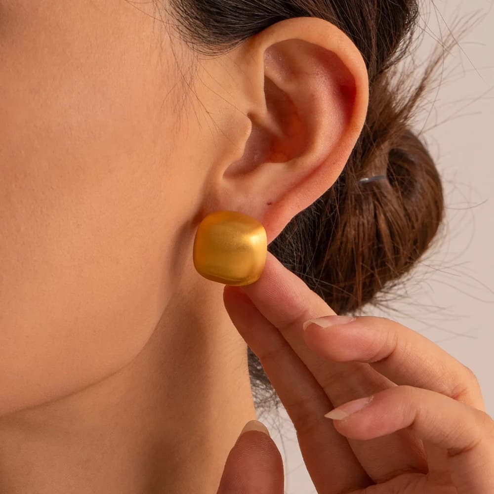 Orecchini a bottone con perline quadrate in acciaio inossidabile PVD placcato oro 18 carati per gioielli da donna all'ingrosso alla moda
