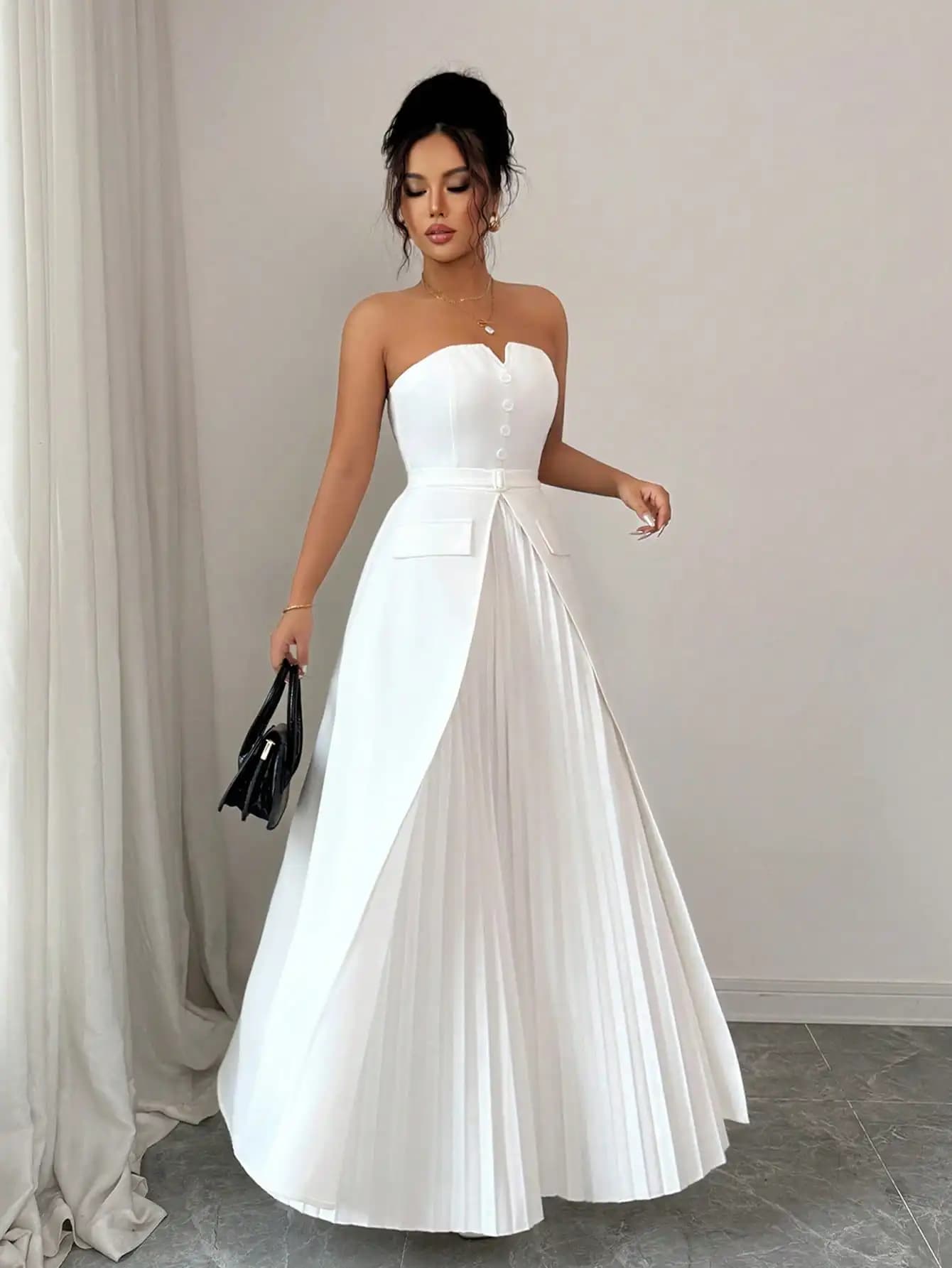 Abito lungo bianco senza spalline da donna - Elegante vestito formale con scollo a cuore, cintura in vita, plissettatura e tasche, perfetto per feste