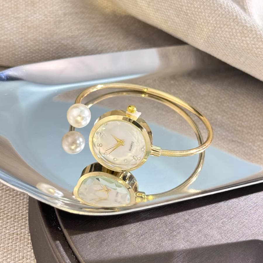 Women's wristwatch with small luxury pink gold dial with rhinestones, brand design, women's quartz watch with vintage imitation pearls