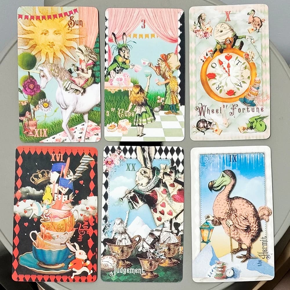 Alice in Tarotland 10.3*6cm: Un viaggio fantasioso nel buco del coniglio con 78 carte – Mazzo di tarocchi classico