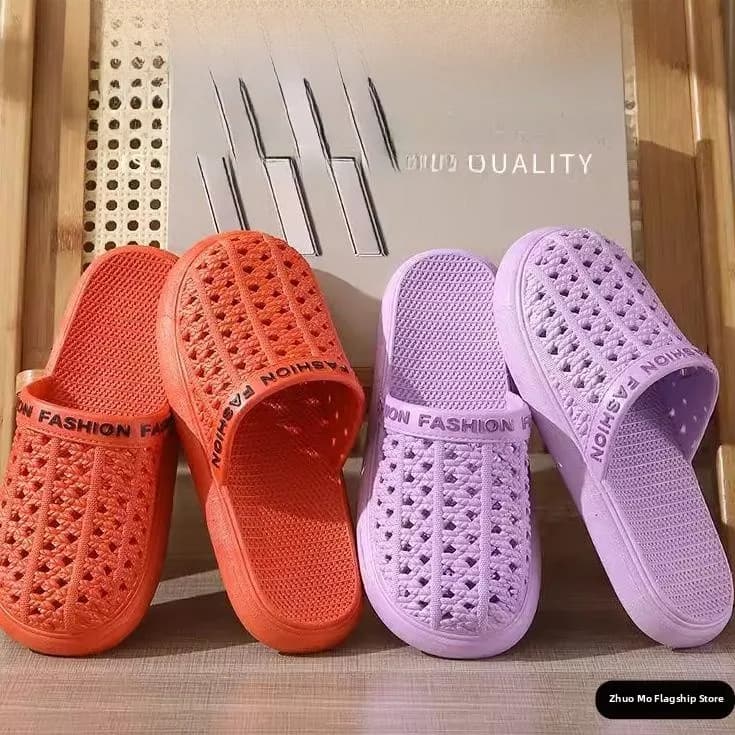 Women's Flat Bottom Sandals Summer Soft Sole Indoor Outdoor Slip-On Bathroom Drain Hole Beach Slippers Comfortable Home Shoes