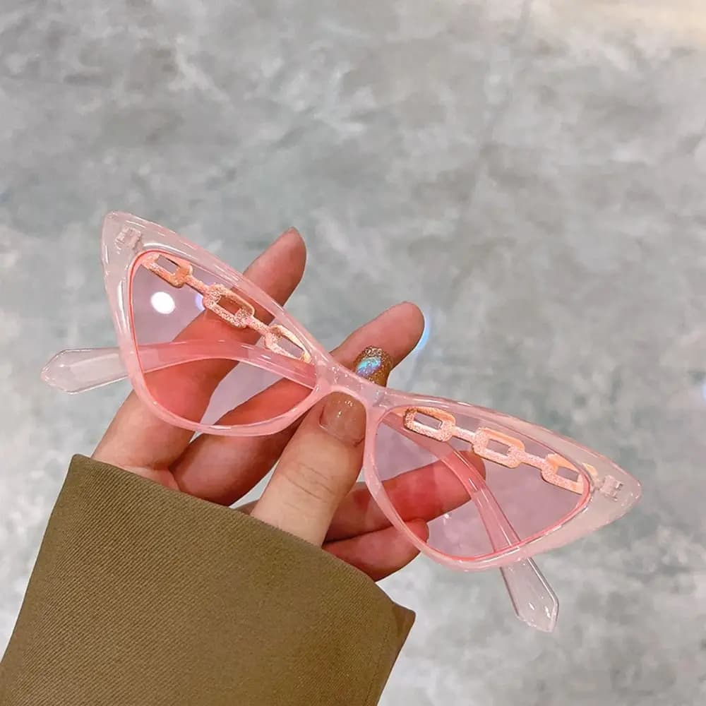 Retro Small Frame Cat Eye Sunglasses Vintage Triangle Black Shades Trendy Beach Travel Streetwear Eyewear for Women & Men
