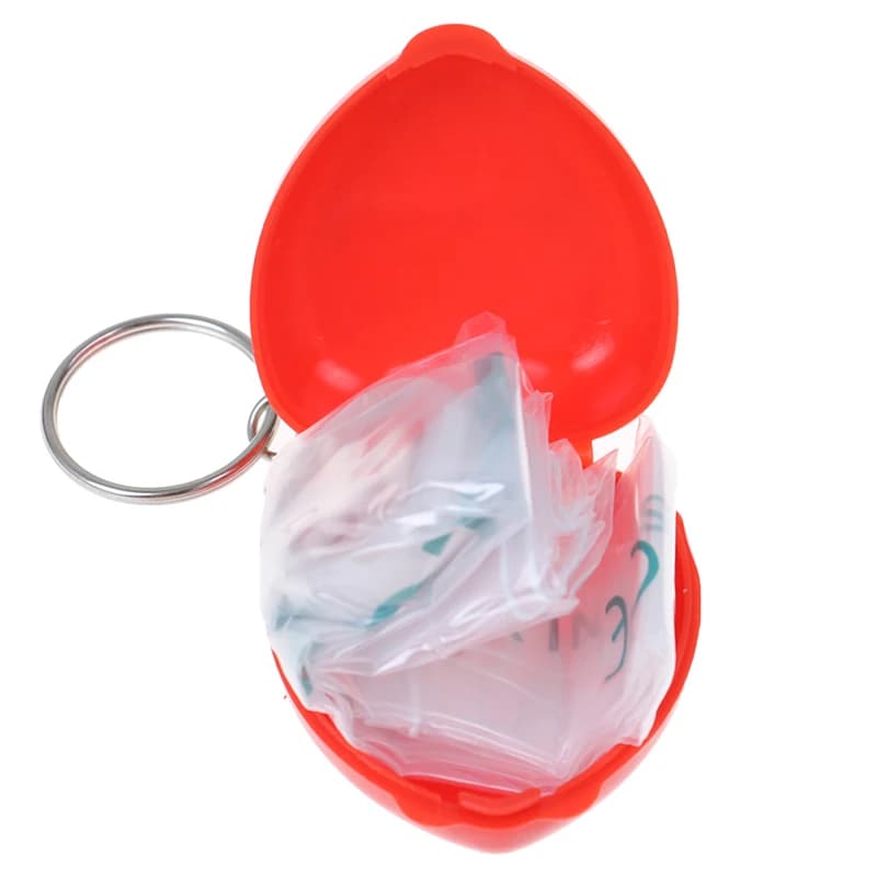Save in the heart box Face mask First Aid Mini Protect the mask for the CPR Keyring for the mouth