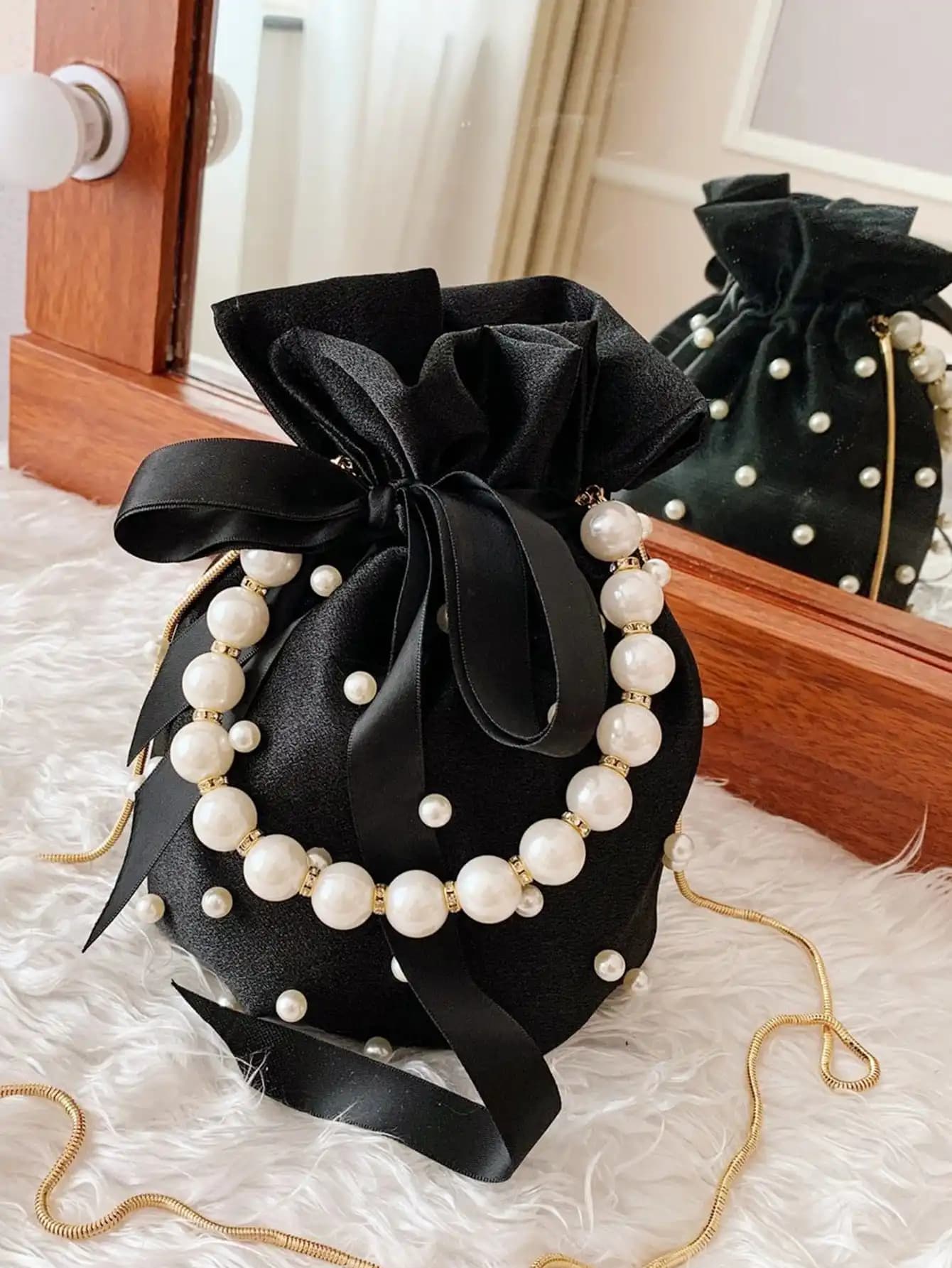 Elegante e alla Moda Borsa a Tracolla Versatile con Catena di Perle, Mini Borsa a Secchiello con Cordino, Ideale per Appuntamenti e Shopping