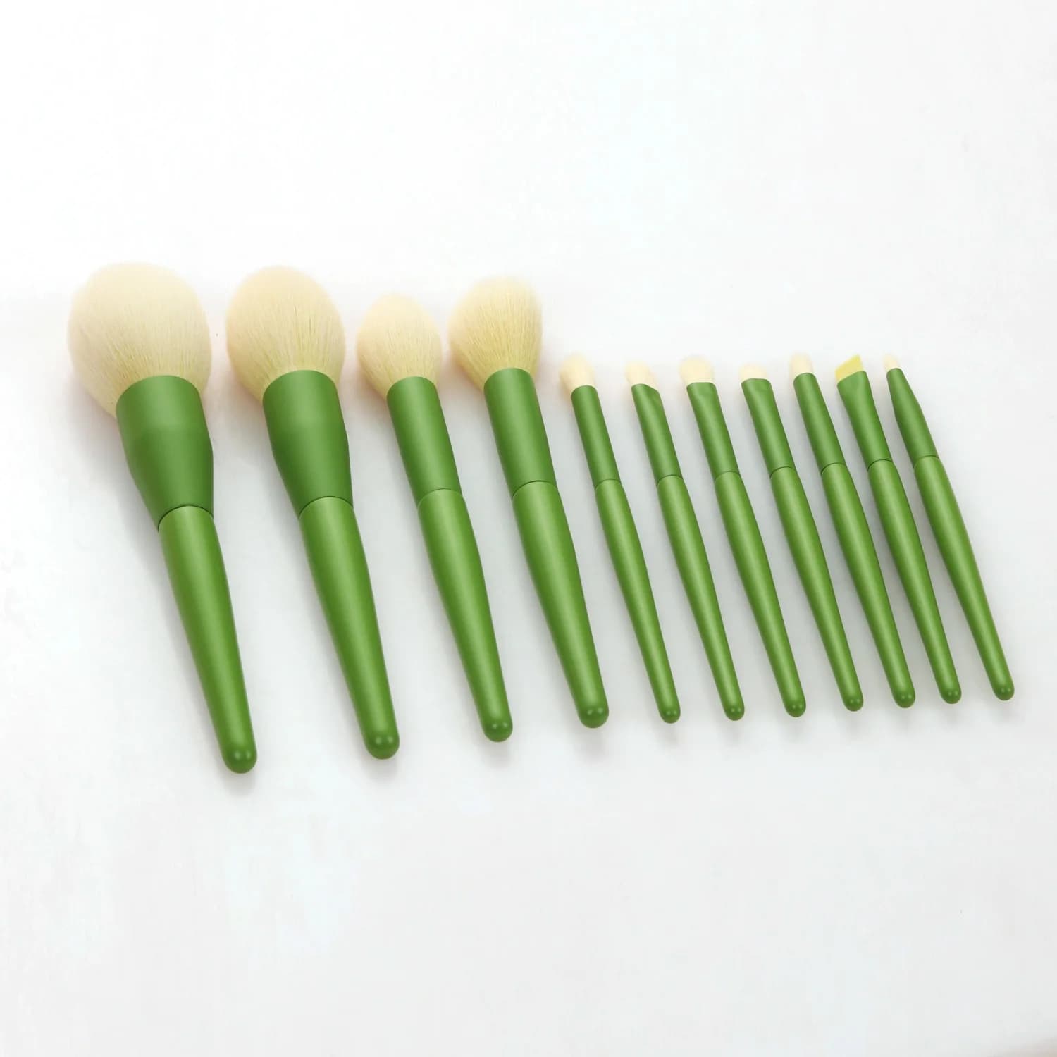 11Pcs Green Handle Makeup Brushes Soft Bristle For Powder Blush Foundation Eyeshadow Cosmetic Tools