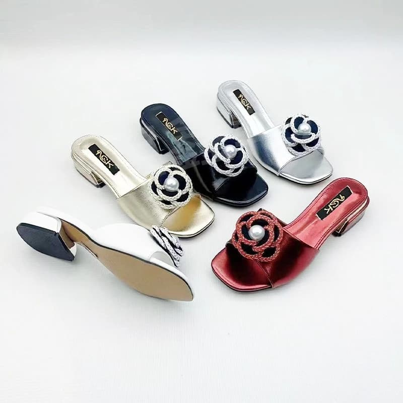 2025 European and American New Thick Heel Round Head Flower Cool Slippers Single Shoes Women's