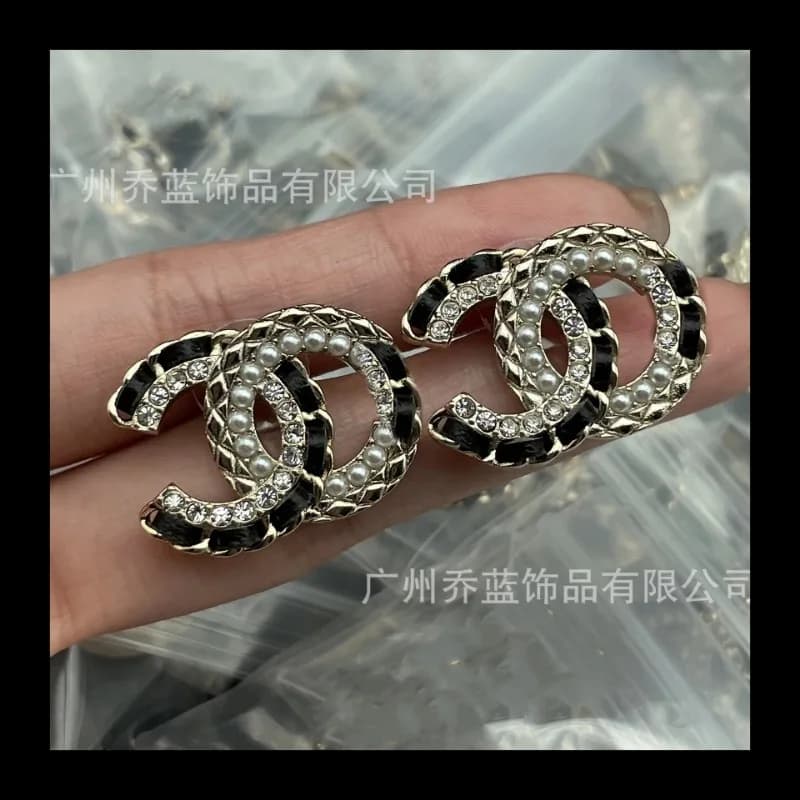 High Version Couple Button Earrings with Leather Cord Diamonds Full Diamonds Double C Earrings Women's Fashion Retro Women's Hair