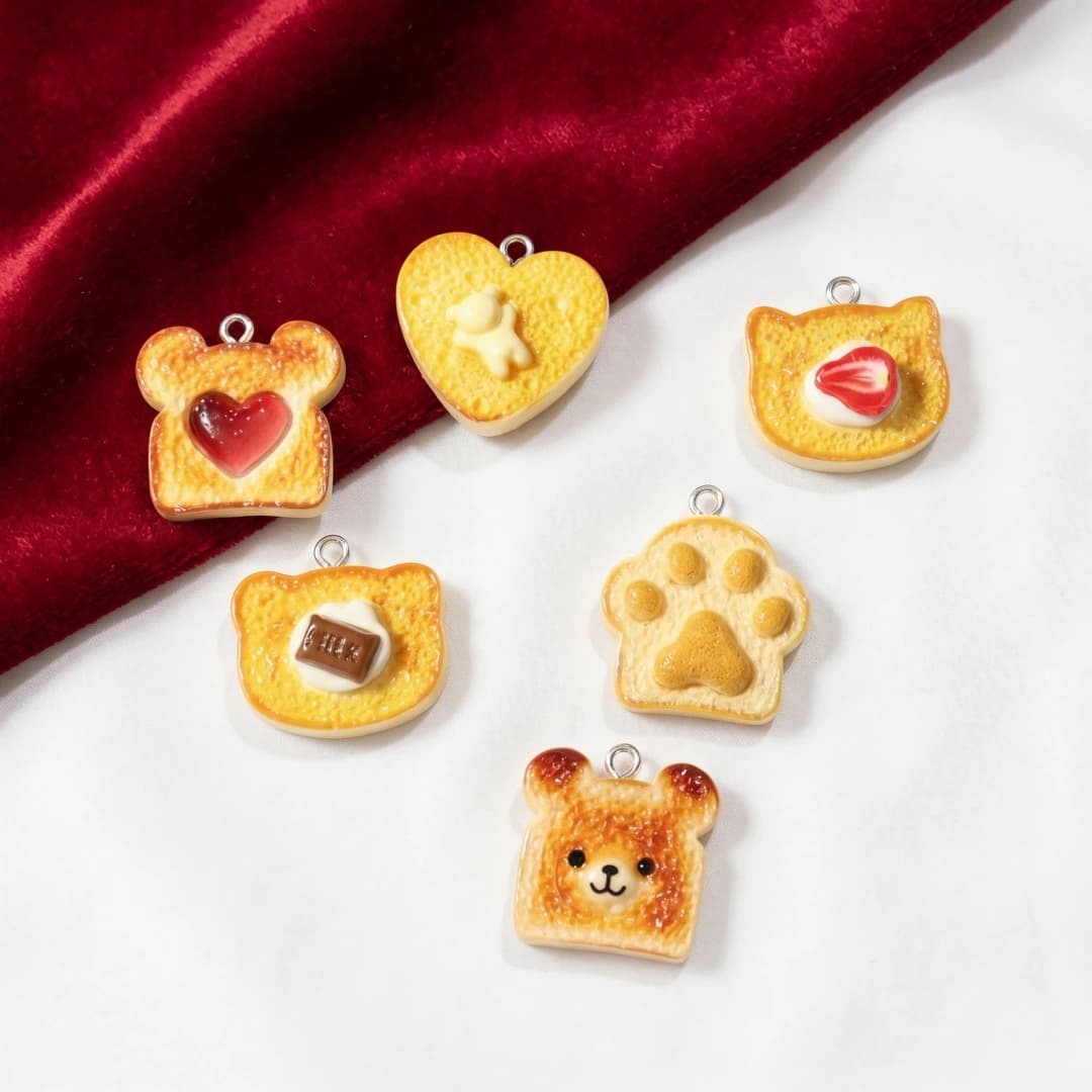 10 Pezzi Ciondoli in Resina a Forma di Pane, Charms Carini per Portachiavi, Ornamenti da Appendere per Creazioni Fai-da-Te, Orecchini, Bracciali, Collane e Gioielli
