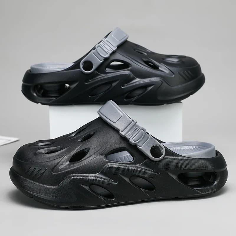 New Summer Fashion Sandals Men Clogs Sandals Comfortable Breathable Beach Sandals Men Slippers Soft Bottom Men Shoes
