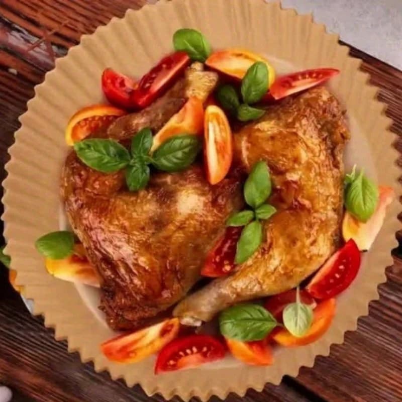 50 Pezzi di Carta da Forno Rotonda Monouso per Friggitrice ad Aria, Carta Kraft Antiaderente Resistente all'Olio, Alta Resistenza al Calore, Design con Bordo Pre-Piegato, Ideale per Friggitrice ad Aria, Patatine Fritte, Snack, Arrosto, Cucina Domestica e Uso Quotidiano nel Forno