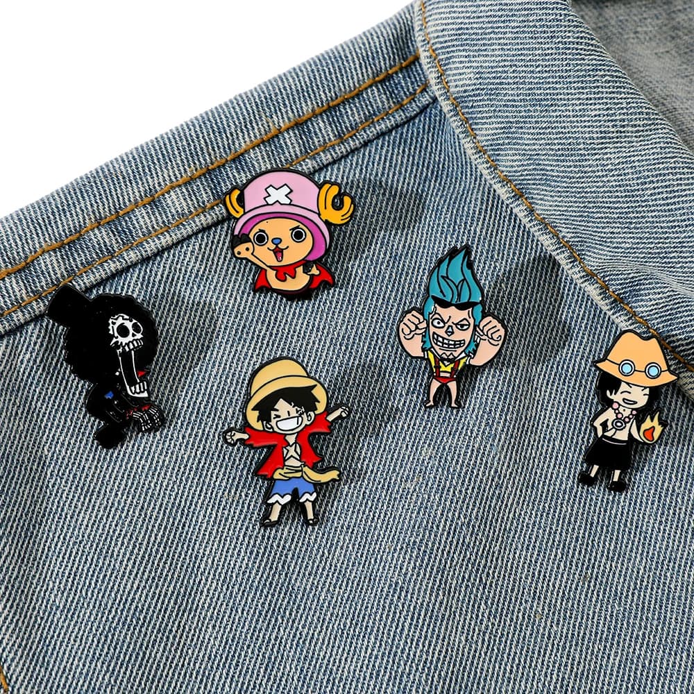 Set di 5 Spille Personalizzate con Personaggi dei Cartoni Animati, Tony Tony Chopper, Badge in Metallo Smaltato, Accessori per Zaini e Abbigliamento, Regali