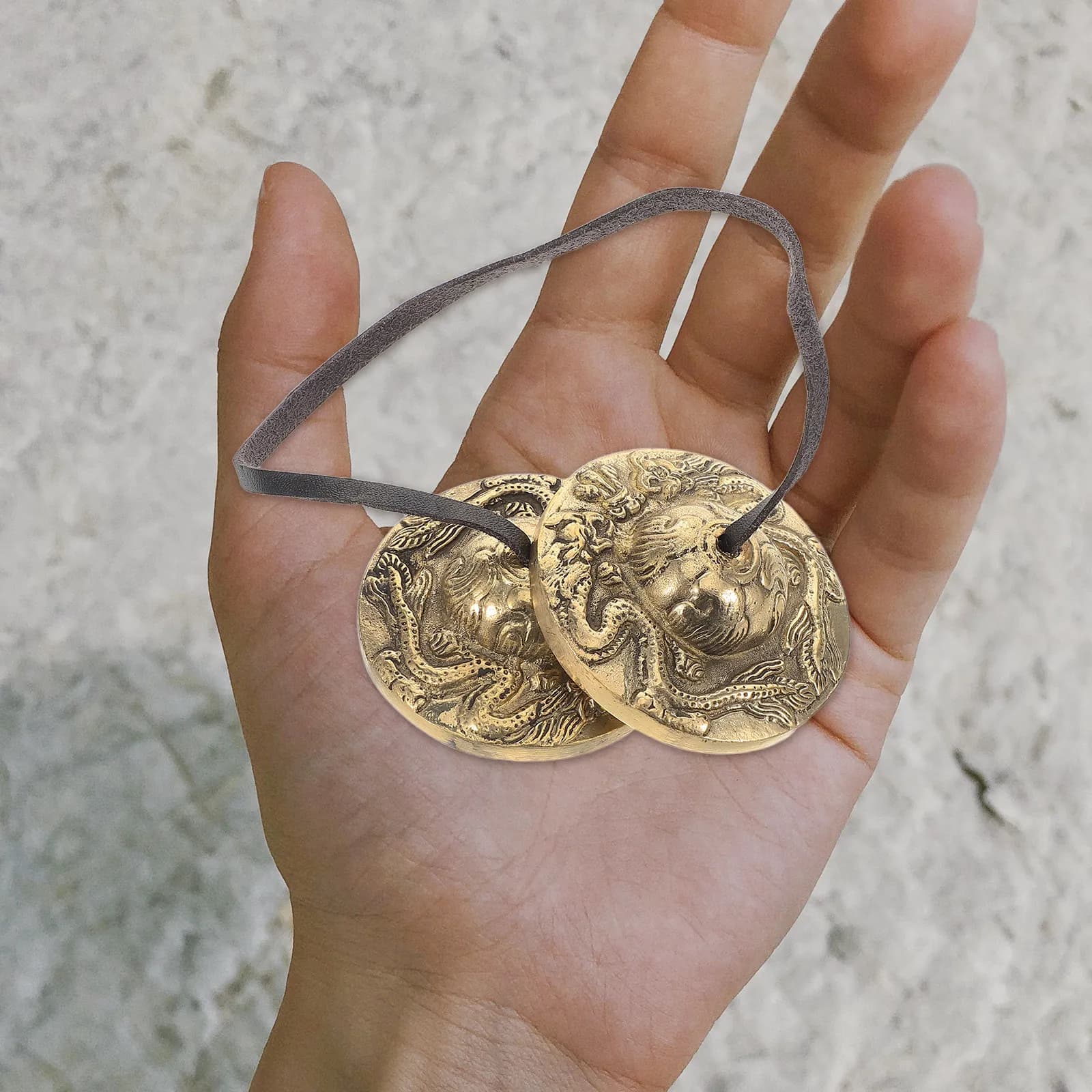 Tibetan Tingsha Meditation Cymbals Bells Brass Crafted Resonant Sound for Yoga Mindfulness Healing Feng Shui Decor Percussion