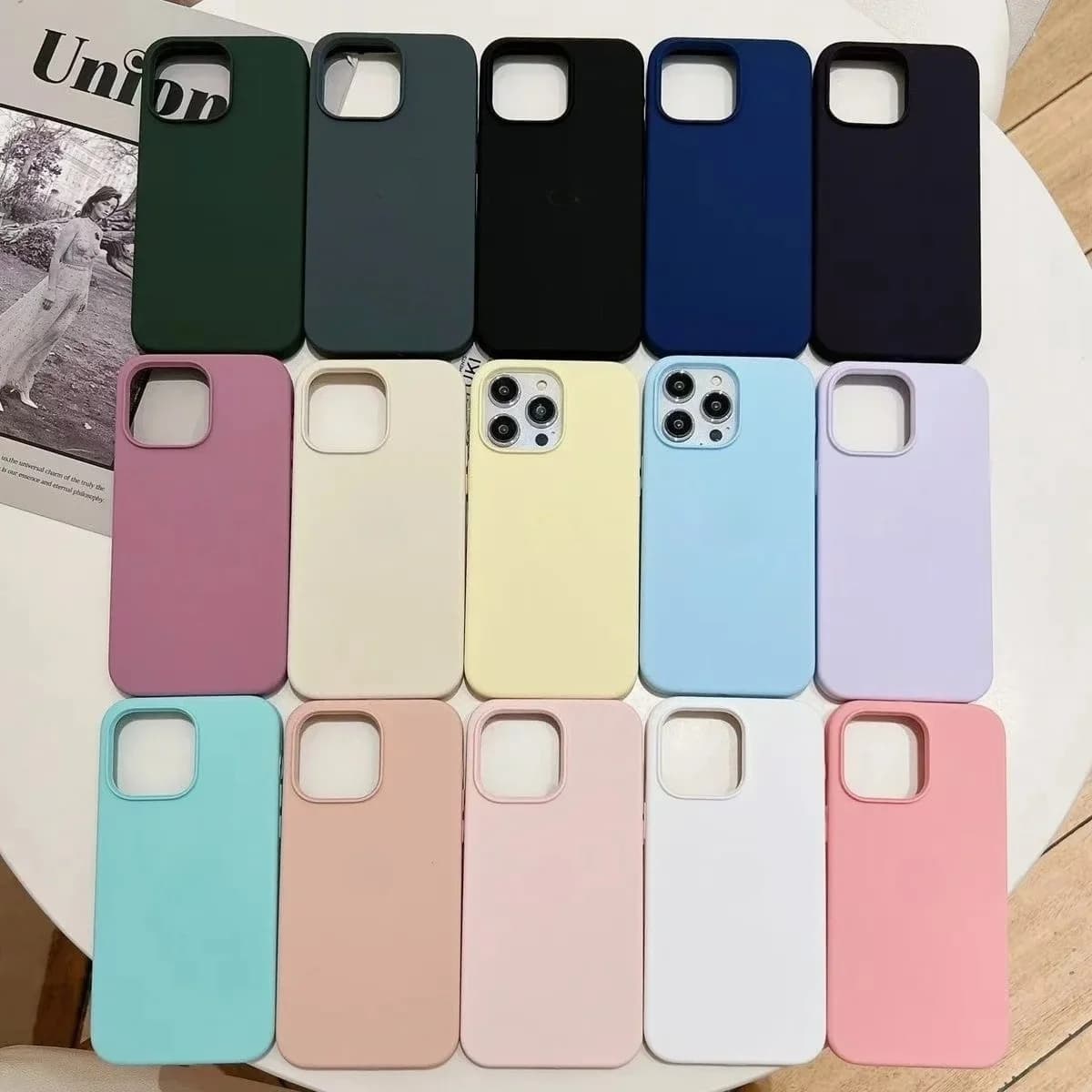 Custodia Ufficiale in Silicone per iPhone 17, 16, 13, 15, 14 Pro; Cover Originale per iPhone 17, 14, 16, 15 Pro Max, Air, 16 Plus