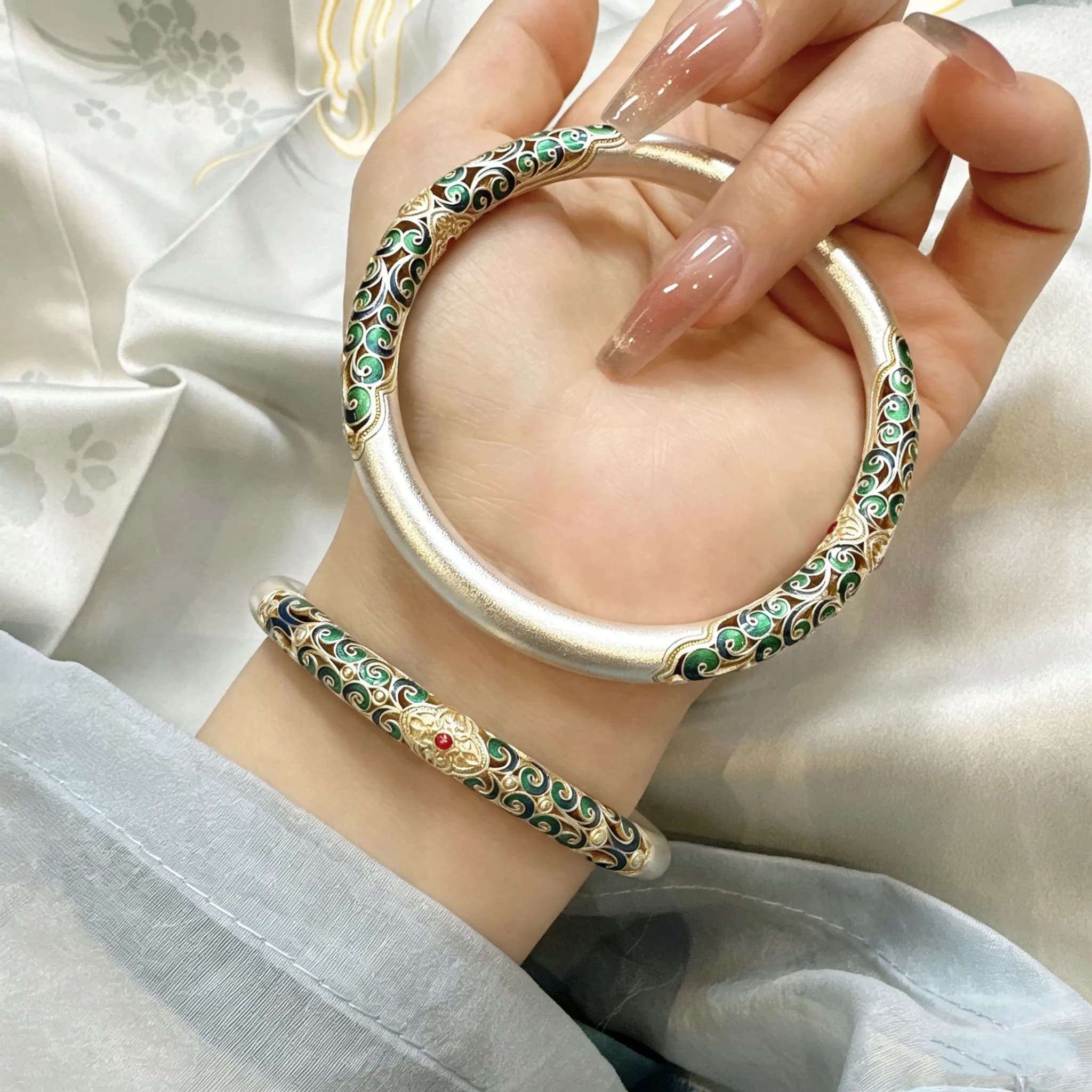 Enamel Curly Grass Pattern s999 Gold-painted Sterling Silver Bracelet For Women Chinese Style Closed Bracelet Versatile