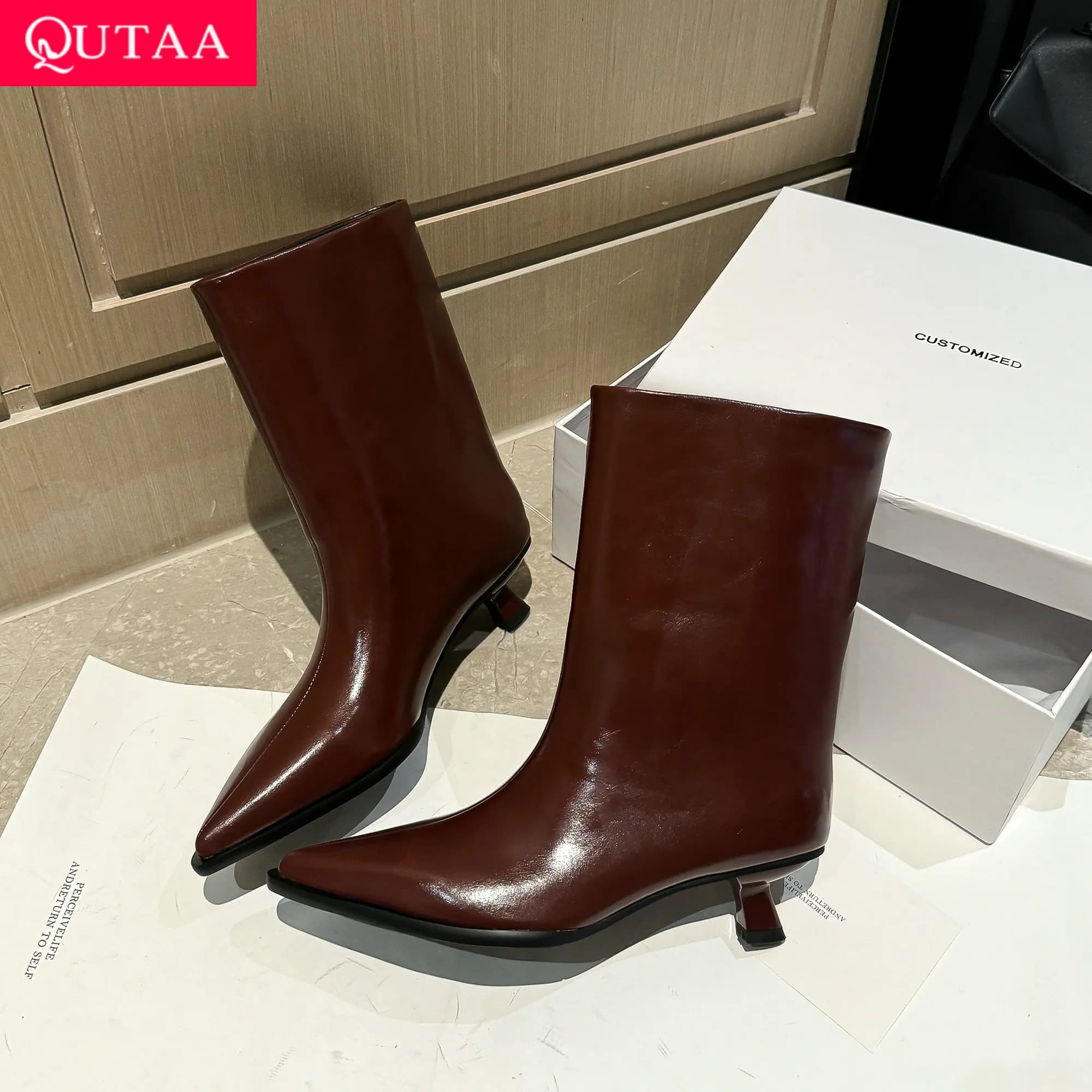 QUTAA 2026 Moda Donna Stivaletti invernali in pelle di mucca Autunno gattino Tacchi alti Scarpe a punta Abito Stivali da donna 34-39