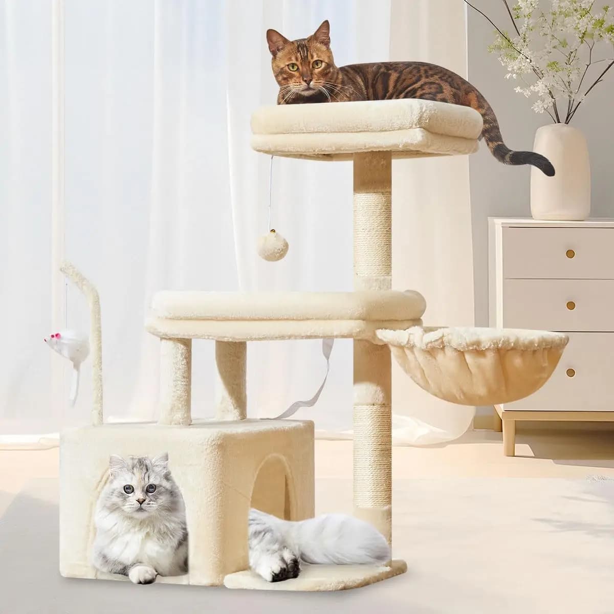 Torre per Gatti da 32,2 Pollici con Ampia Piattaforma, Grotta Spaziosa e Tiragraffi per Gatti da Interno in Beige