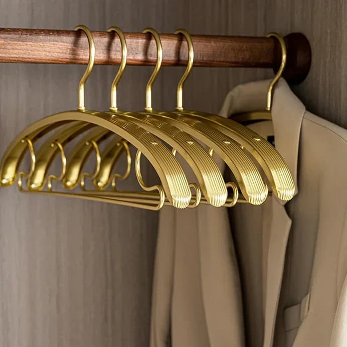 Aluminum Alloy Hangers Luxury Special Clothes Hanger for Home Use Stainless Steel Corner Trim On Shoulder Seamless