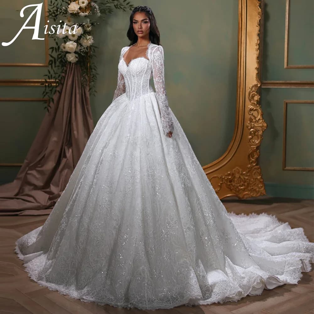 Abiti da sposa in pizzo a maniche lunghe con scollo a cuore senza spalline personalizzati Abiti da sposa in rilievo con giacca in pizzo rimovibile