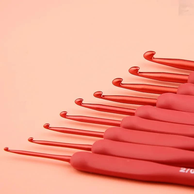 Set di 1 Ago per Uncinetto Fai-da-Te con Manico in Silicone e Corpo in Alluminio, 2/2.5/3/3.5/4/4.5/5/5.5/6mm, per Lavoro a Maglia, Tessitura e Cucito