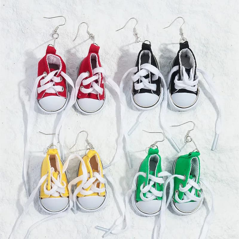 Creative 3D Canvas Shoes Pendant Earrings for Women Girls Fashion Funny Sneakers Tennis Shoes Pendant Jewelry For Party Gifts