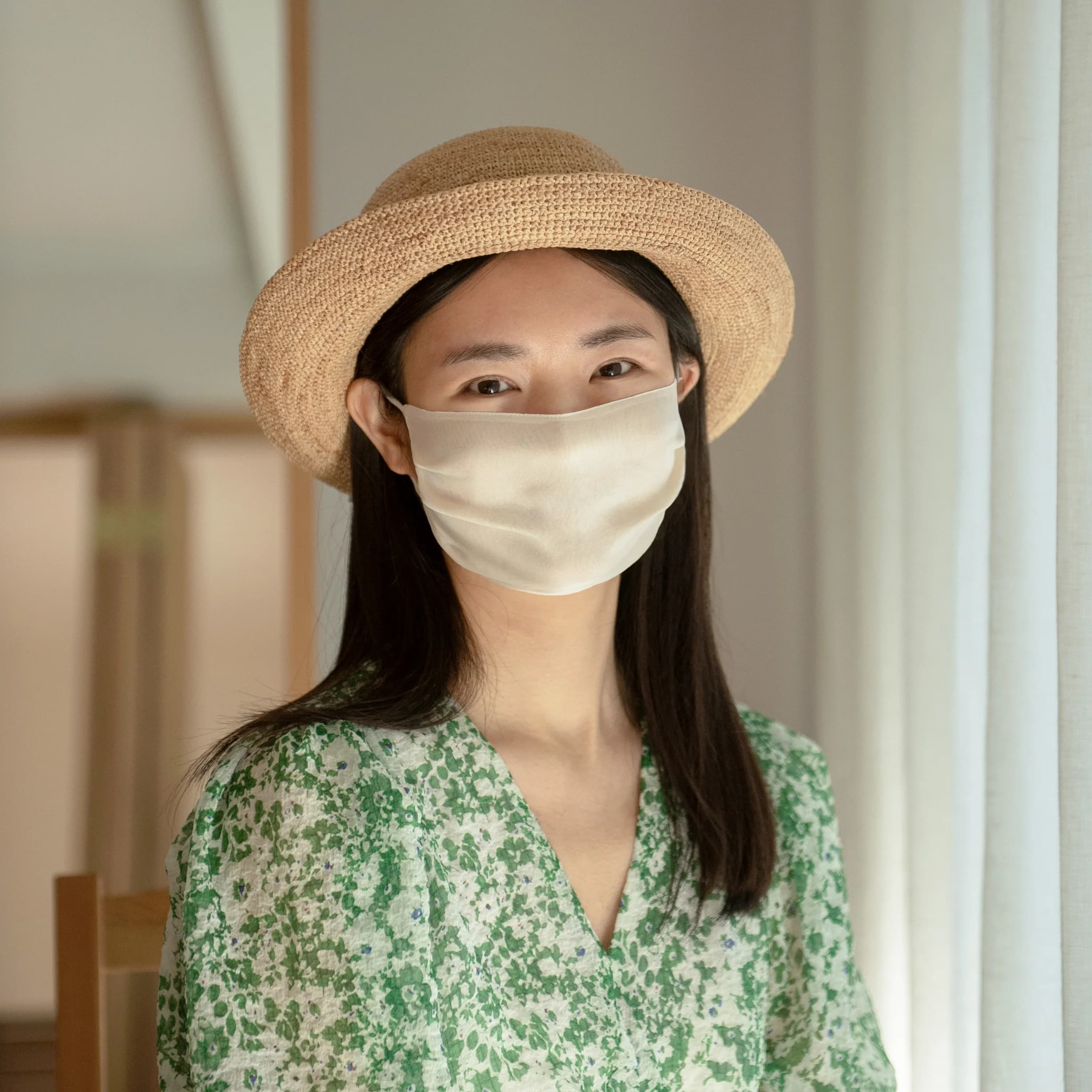 Unisex Silk Adjustable Face Mask Breathable Anti Dust Anallergic Tint Vegetal Style with Elastics for Home Use Protective Mask