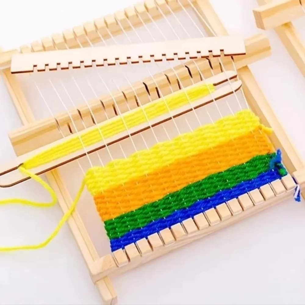 Creative Traditional DIY Wooden Weaving Loom Starter Kit Hand-Woven Mini Knitting Loom Set Easy to Install Knitting Machine for