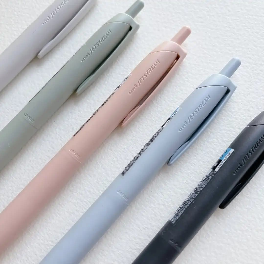 Mitsubishi Jetstream Penna a sfera ad asciugatura rapida UNI Penne gel ultra lisce Piuma leggera liscia come la seta 0,5/0,7 mm Stylo Cancelleria giapponese