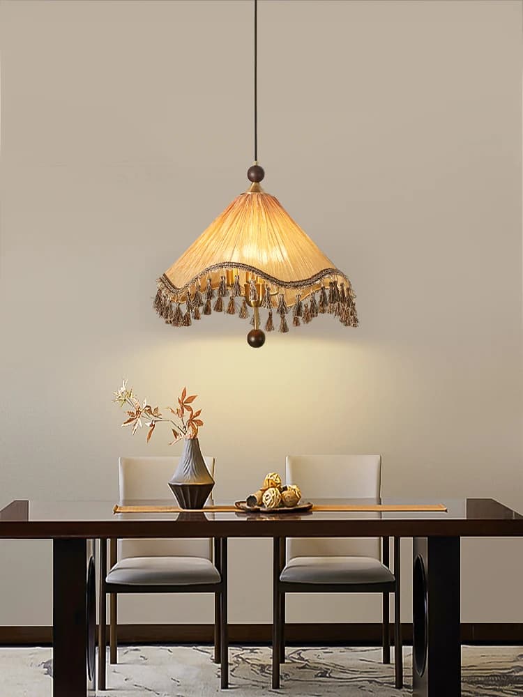 Lampadario da ristorante retrò francese Camera da letto in tessuto retrò americano Lampada da scrivania da bar studio con nappa in legno massello antico