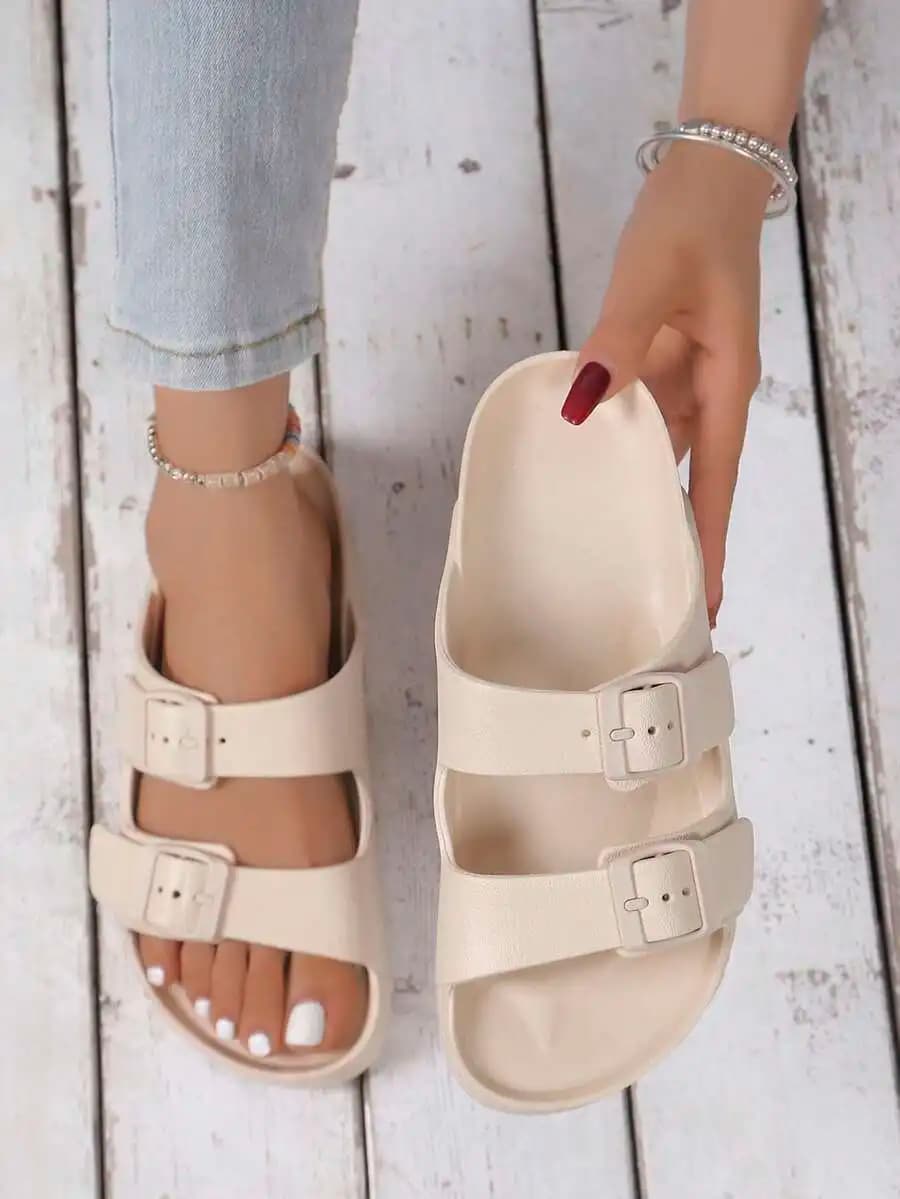 Sandali beige da donna con doppio cinturino, sandalo slip-on in EVA con fibbia, antiscivolo, resistente, morbido