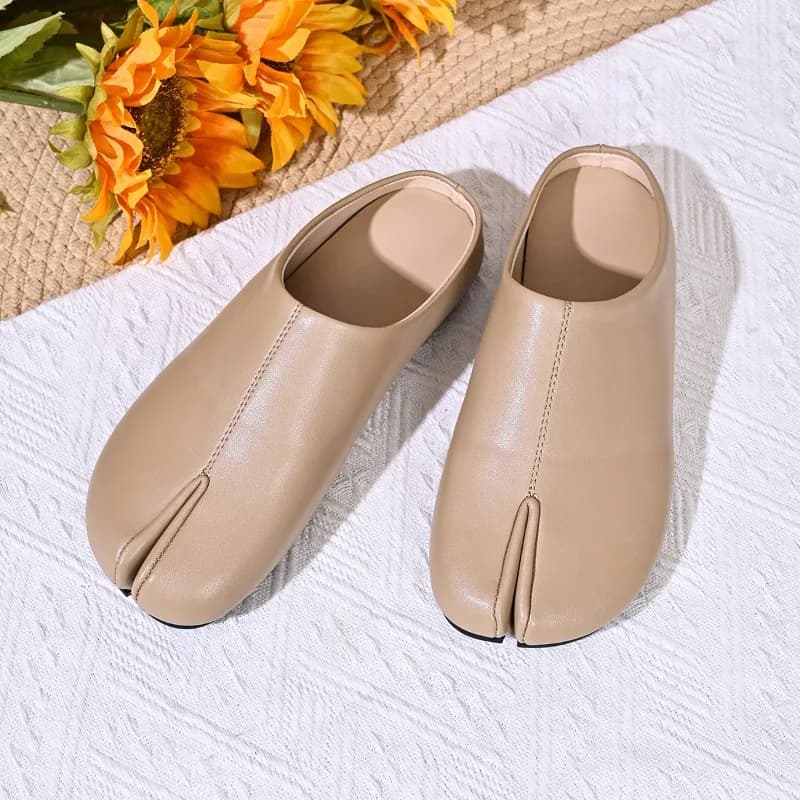 New Fashion Tabi Ninja Flats Leather Split Toe Flat Slippers Woman Cozy Loafers Female Summer Low Heels Ladies Muller Shoes