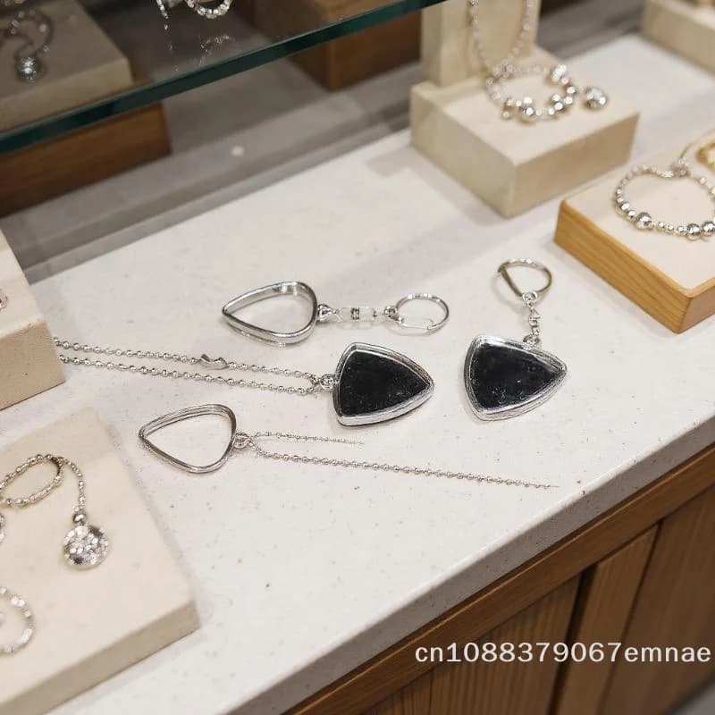 Scatola Porta Plettri per Chitarristi, Contenitore Trasparente a Forma di Cuore con Portachiavi, Custodia per Plettri di Varie Dimensioni, Accessori Musicali