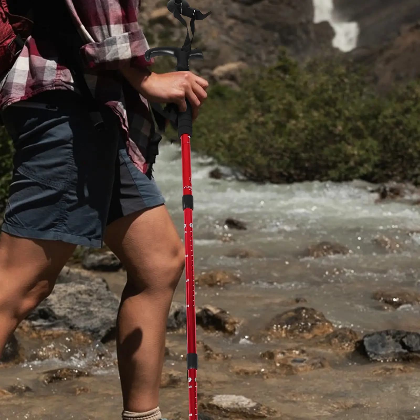Bastone da Trekking in Lega di Alluminio a Quattro Sezioni, Regolabile, con Impugnatura Curva e Ammortizzatore, Bastone da Escursionismo Pieghevole per Uomo