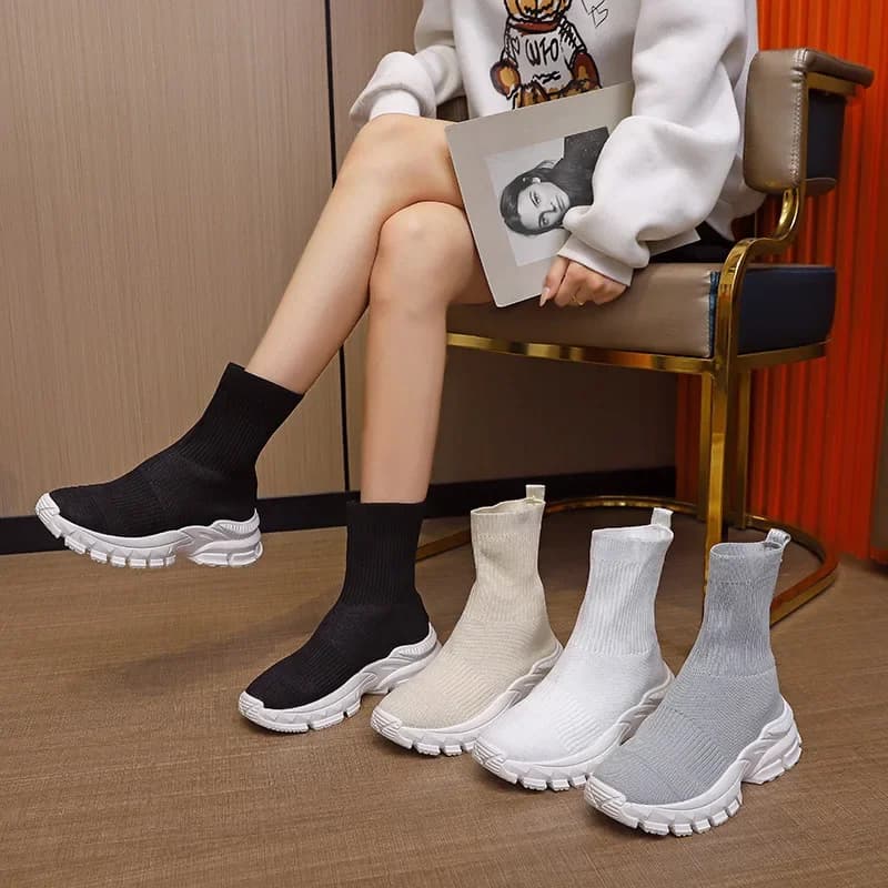 2024 autunno venditore caldo nuovi stivali corti suola spessa marea con suola spessa elastica scarpe Casual lavorate a maglia stivali scarpe per le donne
