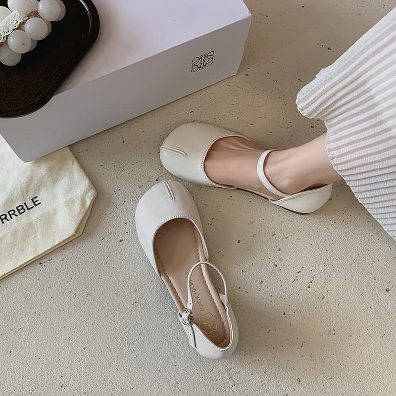 2026 Summer Wear Simple Flat Women's Baotou Sandals