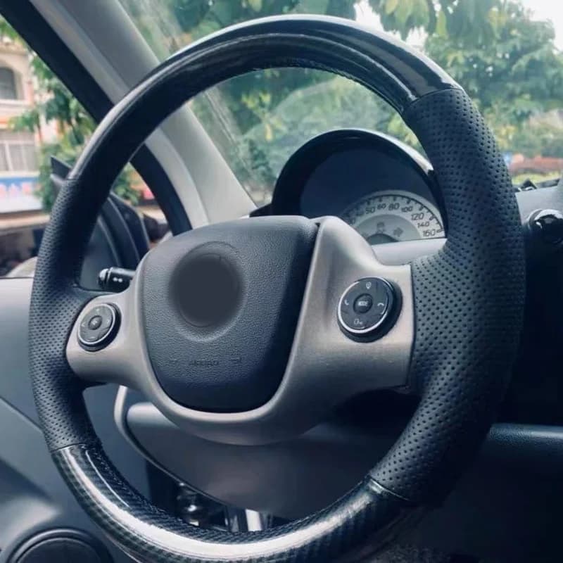 Coprivolante per Auto in pelle di carbonio nera accessori per Auto a treccia volante antiscivolo per interni Auto intelligenti Fortwo