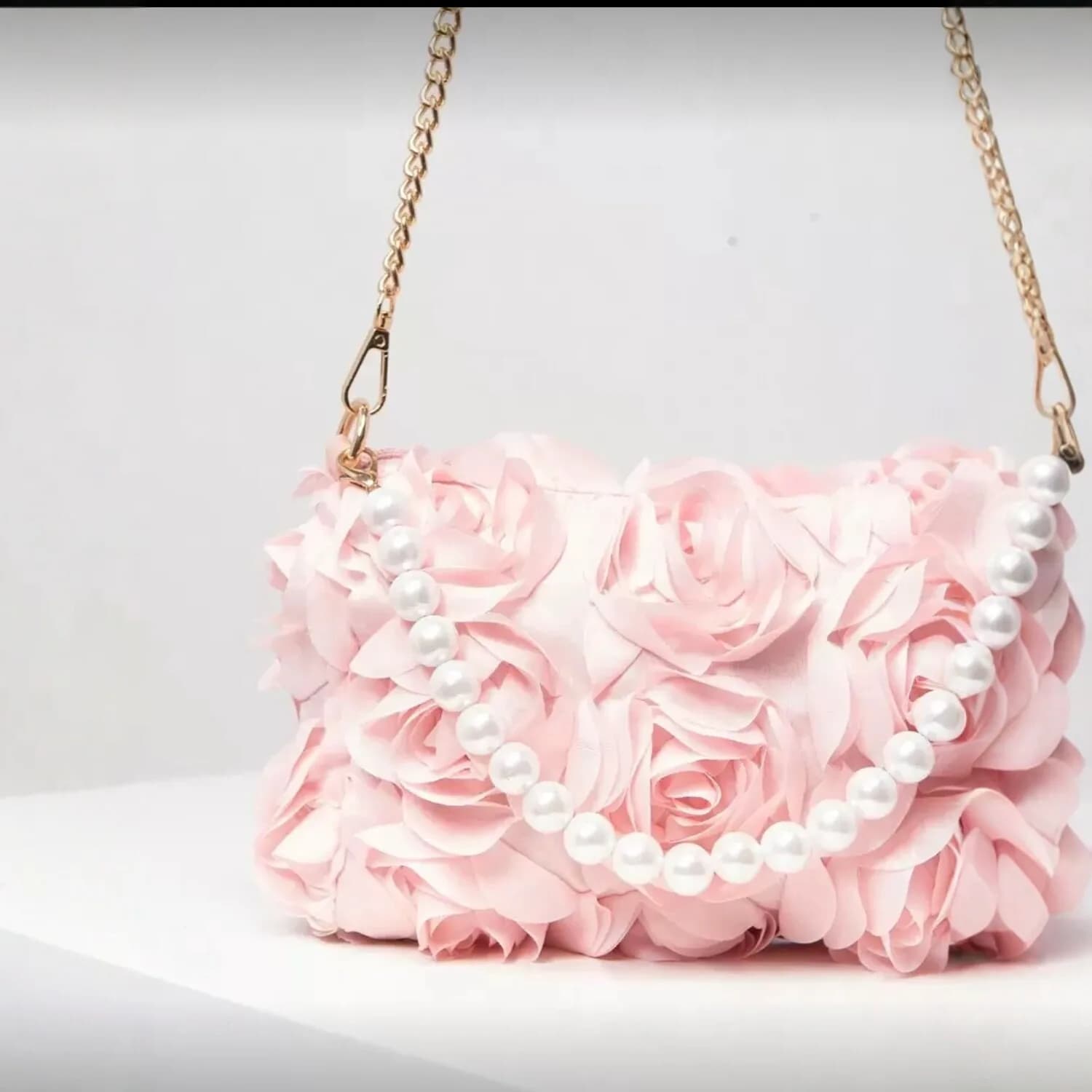 2026 new rose pearl handbag women's style dinner messenger bag chain bag celebrity dress bag