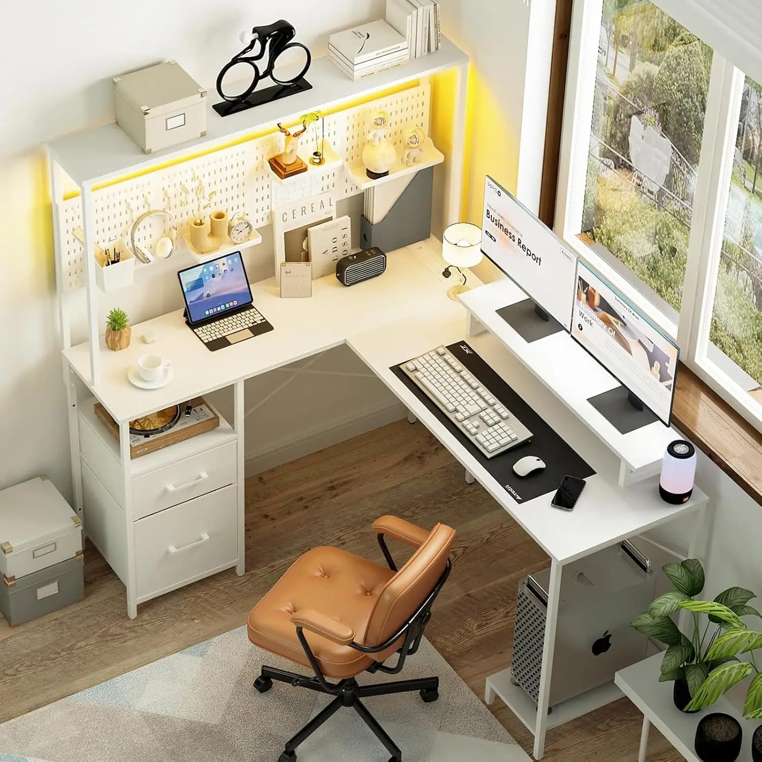 Scrivania da Gaming a L con Pannello Forato, Scrivania per Computer Reversibile con Cassetti e Ripiani, Luci LED e Presa di Corrente, Personalizzabile