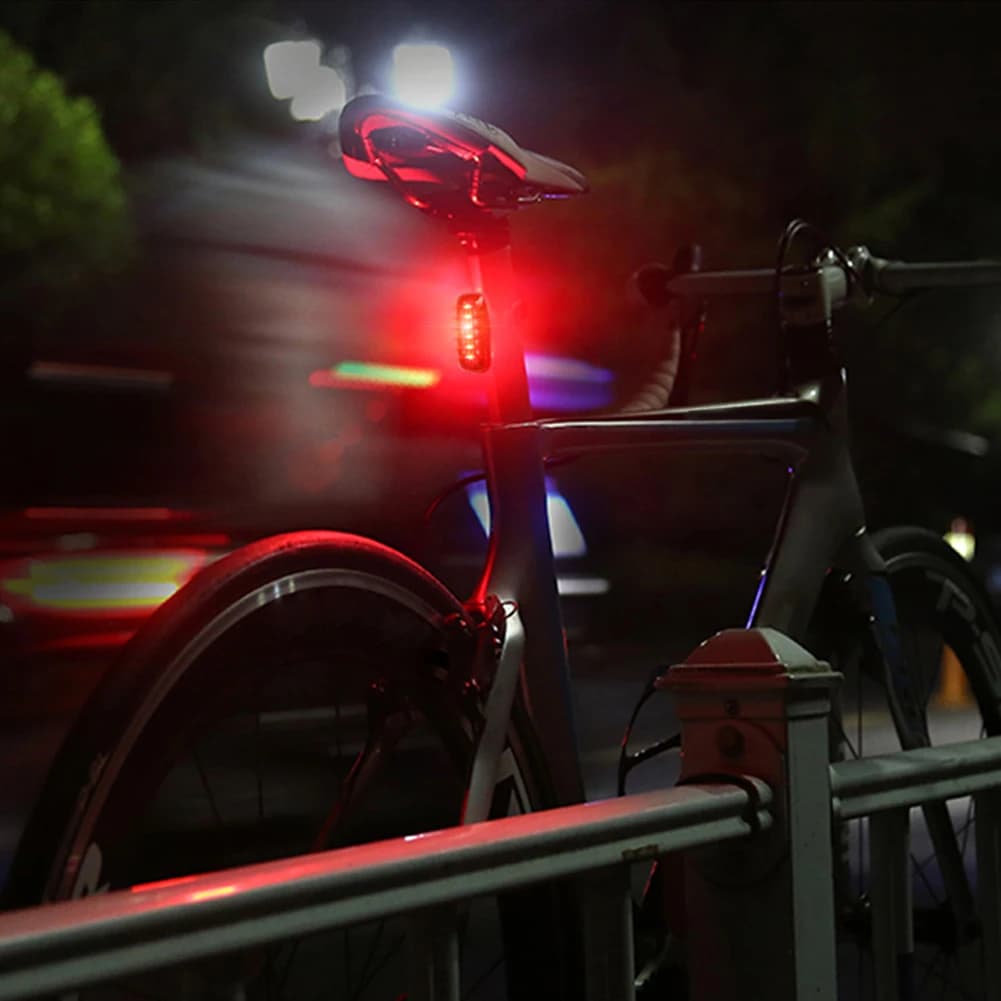 Lampada frontale per bici Luce posteriore Torcia Torcia Faro Lampada posteriore per strade da campeggio all'aperto Attrezzatura da ciclismo di emergenza