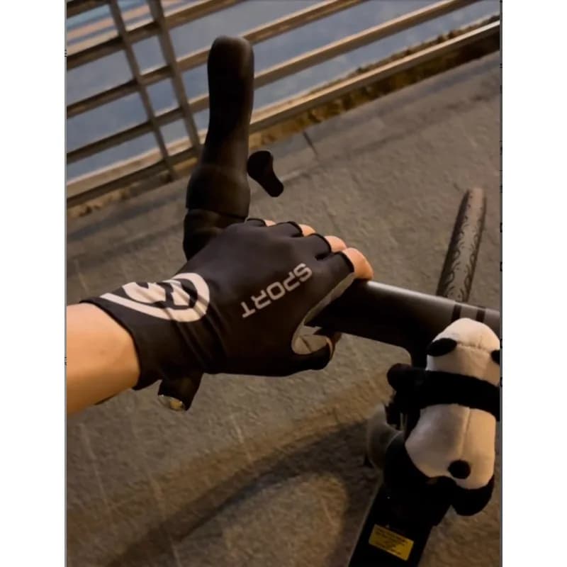 Breathable sports gloves with half fingers for outdoor cycling, gym workout, unisex fishing gloves Shock-resistant and hot