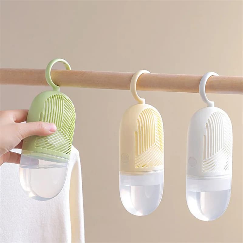 Scatola di deumidificazione dei vestiti deumidificatore appeso riutilizzabile confezioni antimuffa con collettore d'acqua e gancio per armadio guardaroba
