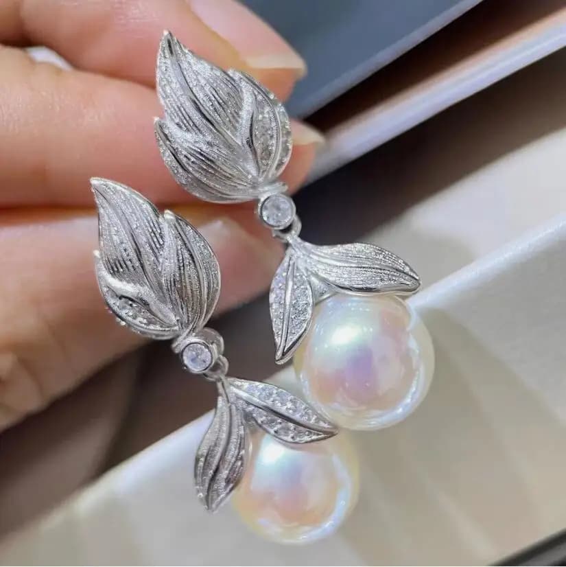 elegante orecchino pendente con perla bianca rotonda del Mare del Sud da 10-11 mm 9-10 mm 925s