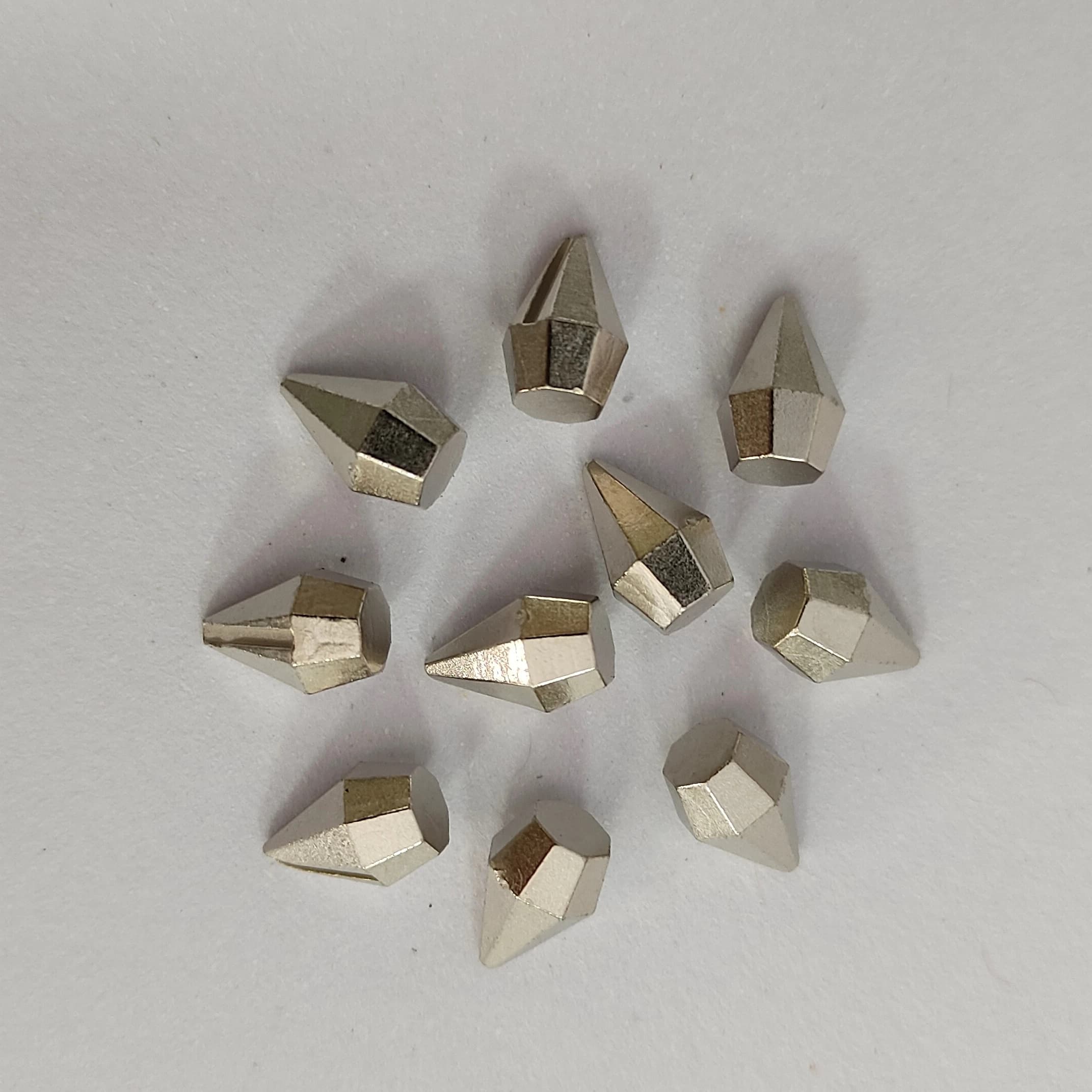 10 pezzi di jig in tungsteno a goccia sfaccettata da 2,7-6,0 mm per testa di jig da ghiaccio senza amo, fai da te per la pesca