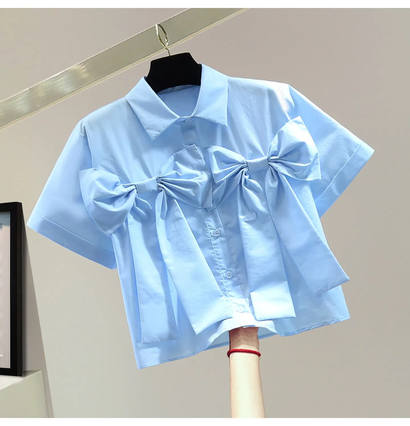 Camicia a maniche corte Heavy Industry Bow, Blusa casual estiva 2026 a vita alta tinta unita effetto snellente di tendenza, Top blu da donna