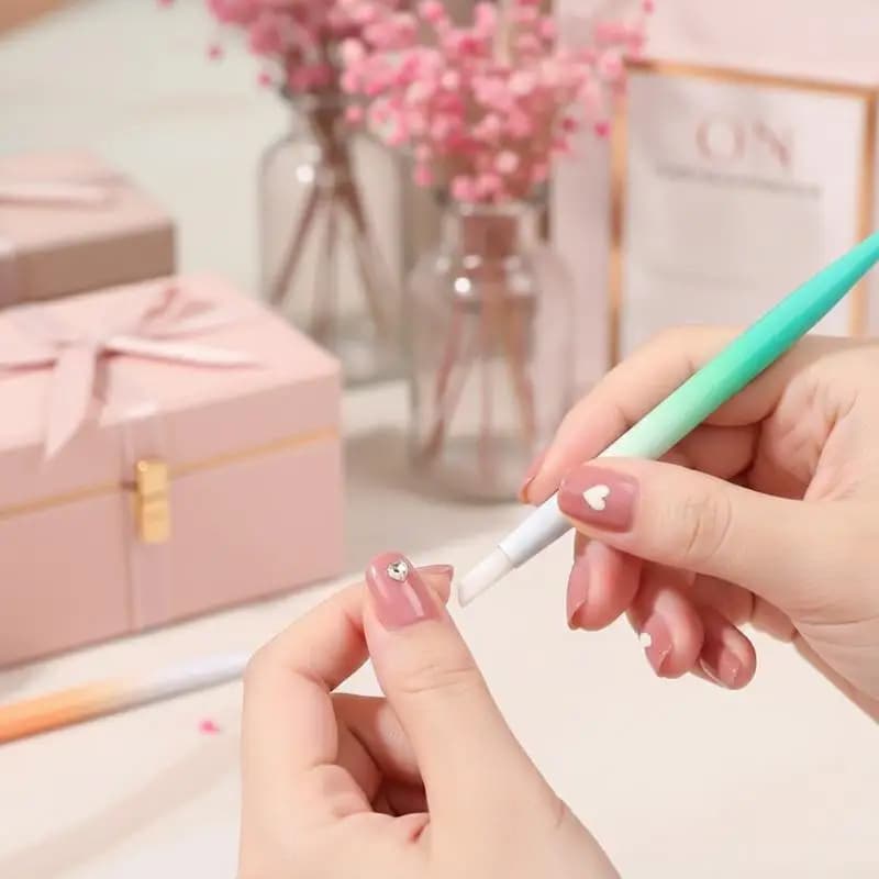 Set di 5 Pennelli Professionali in Silicone per Nail Art con Gradiente, Penna a Doppia Punta per Intaglio, Pittura e Goffratura, Strumento per Manicure Fai-da-Te