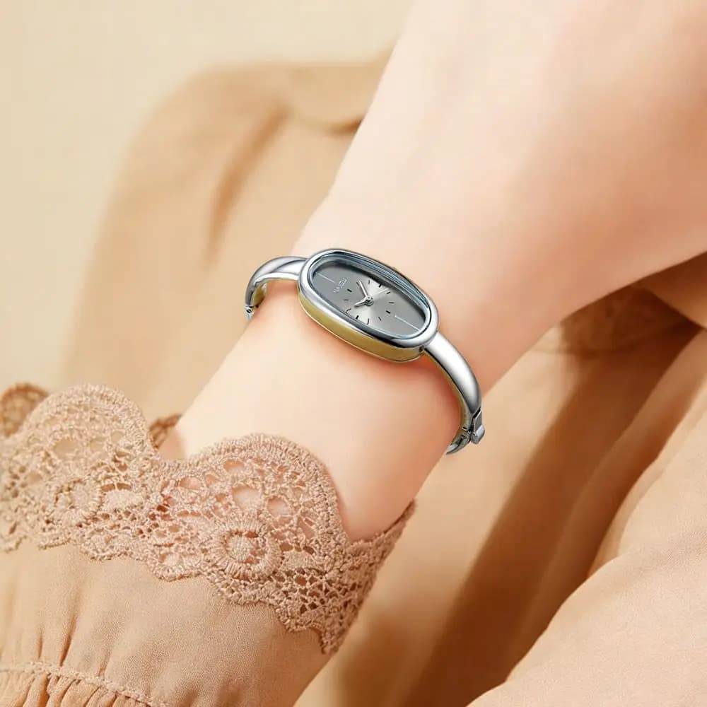 Nuovo Orologio da Polso Ovale con Elegante Chiusura Nascosta, Regalo di Lusso per Donne