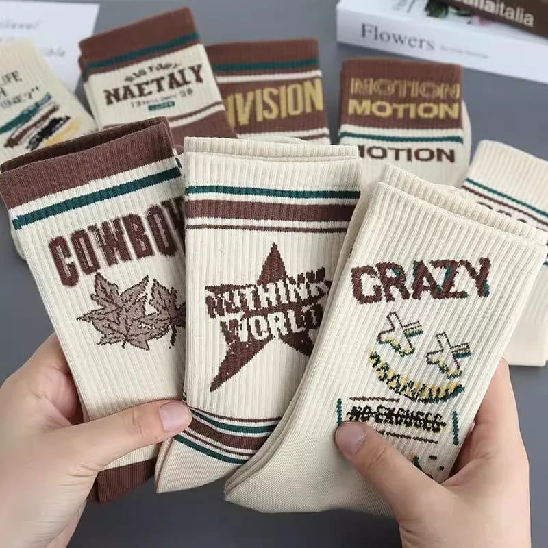 Randomly select 4 pairs of socks. Men's mid-calf socks. Versatile for all seasons. Retro-style. Made with Melard process to abso