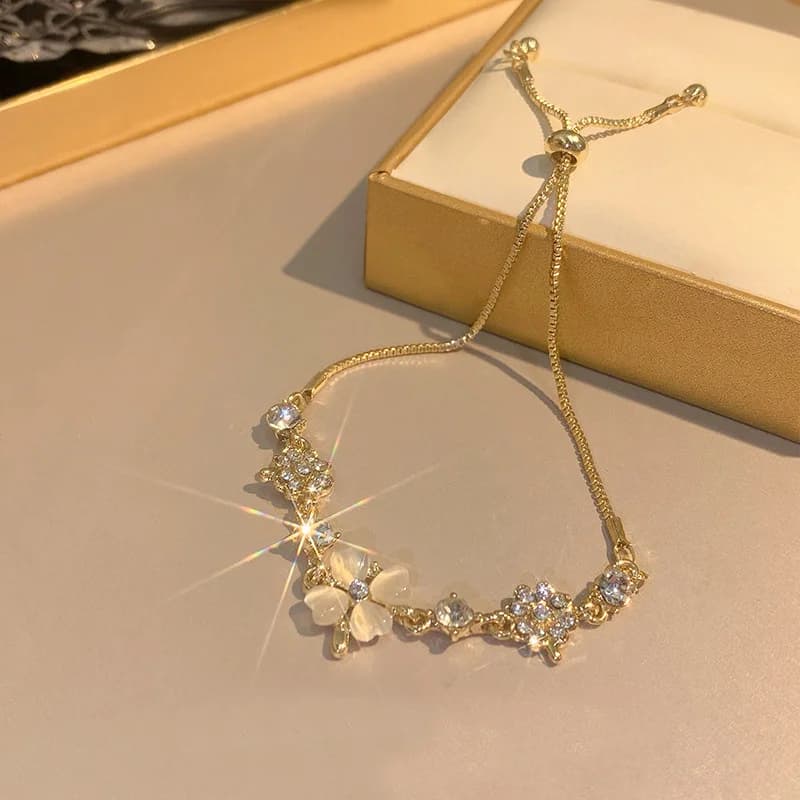 Fashion Delicate Four leaf Grass Gold Color Bracelets For Women New Korean Adjustable Bracelets Wedding Jewelry Party Gifts